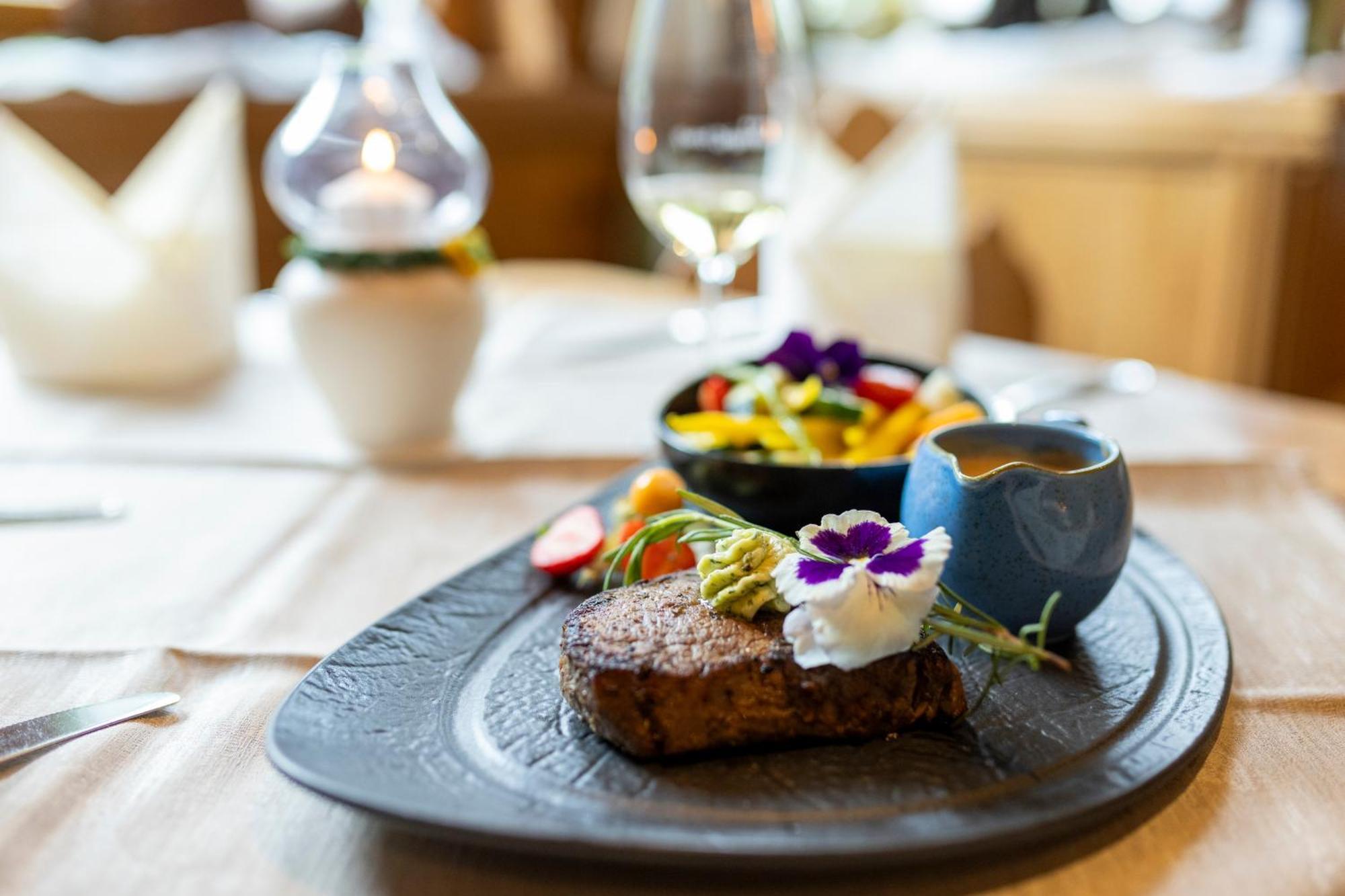 Jägerhof Hotel 4*