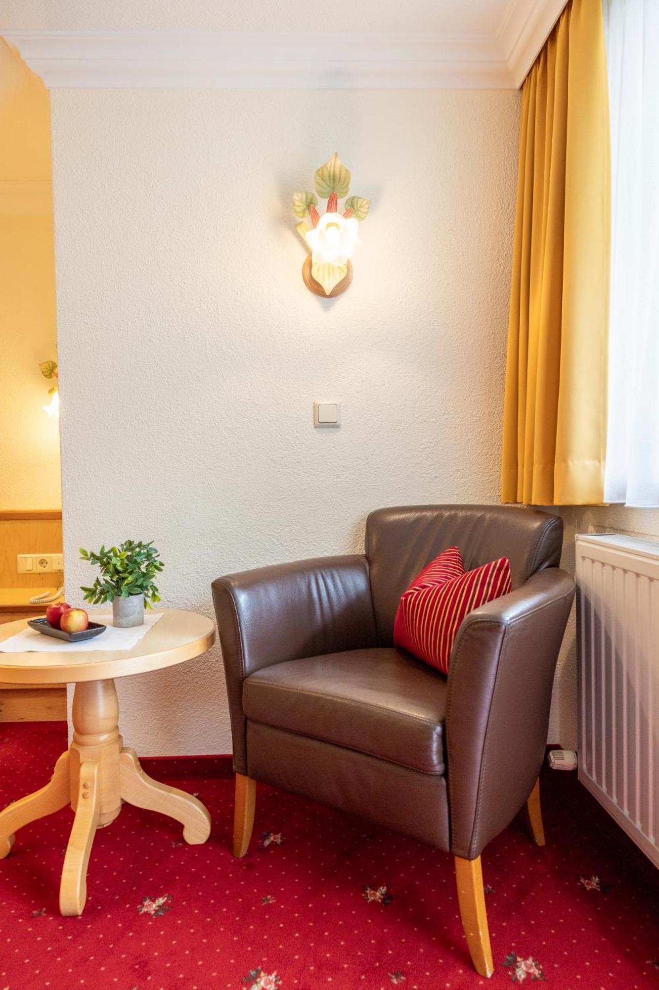 Jägerhof Hotel 4*